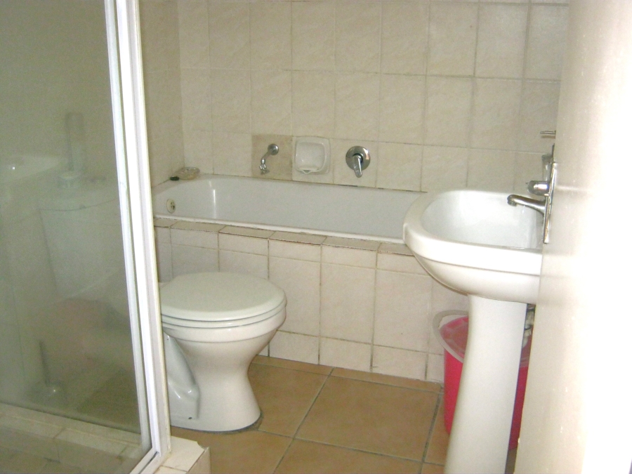 To Let 2 Bedroom Property for Rent in Guldenland Western Cape